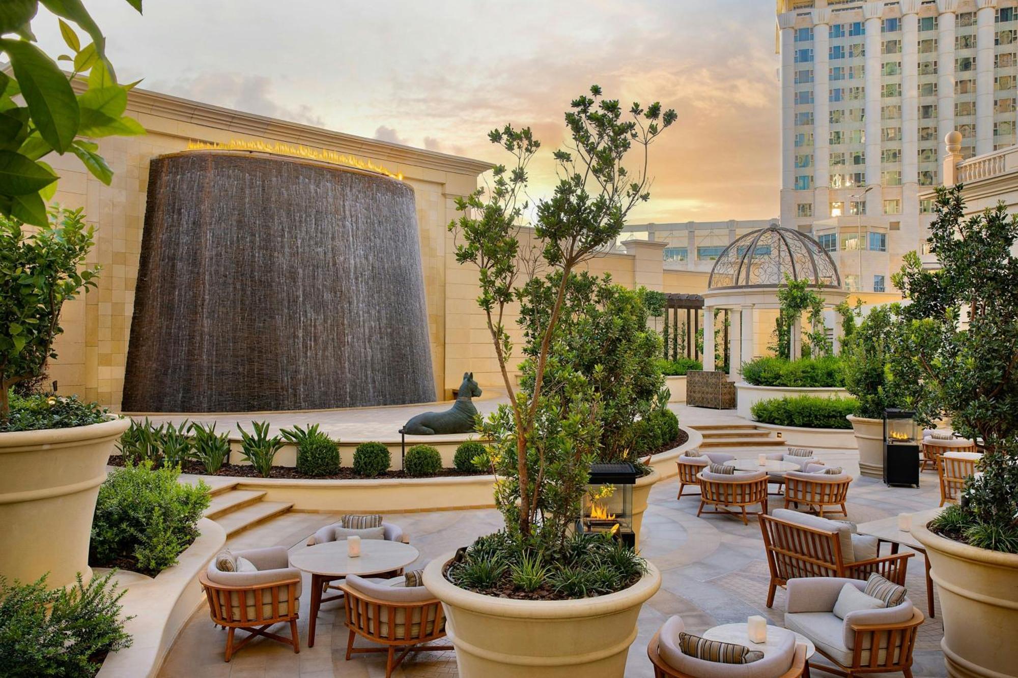 The Ritz-Carlton, Amman Hotel Buitenkant foto The Waterfall at Wynn