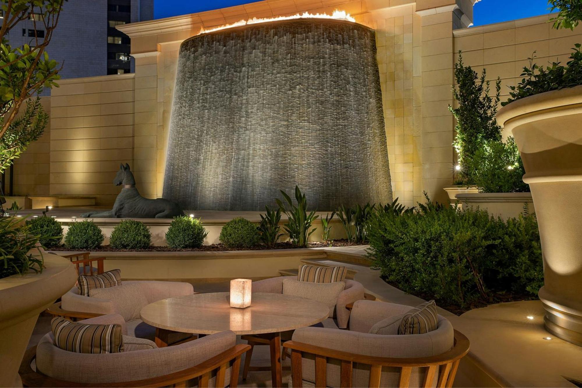 The Ritz-Carlton, Amman Hotel Buitenkant foto The Waterfall at the Wynn