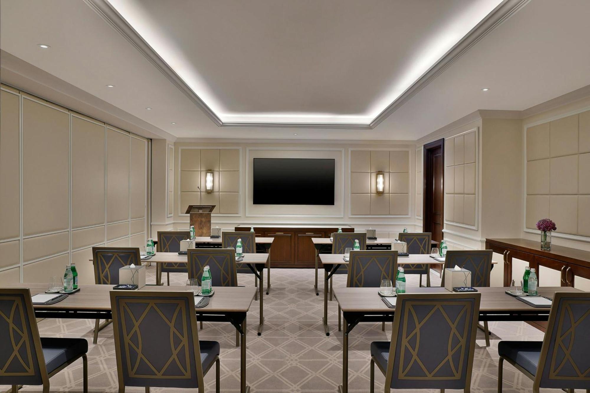 The Ritz-Carlton, Amman Hotel Buitenkant foto Meeting room