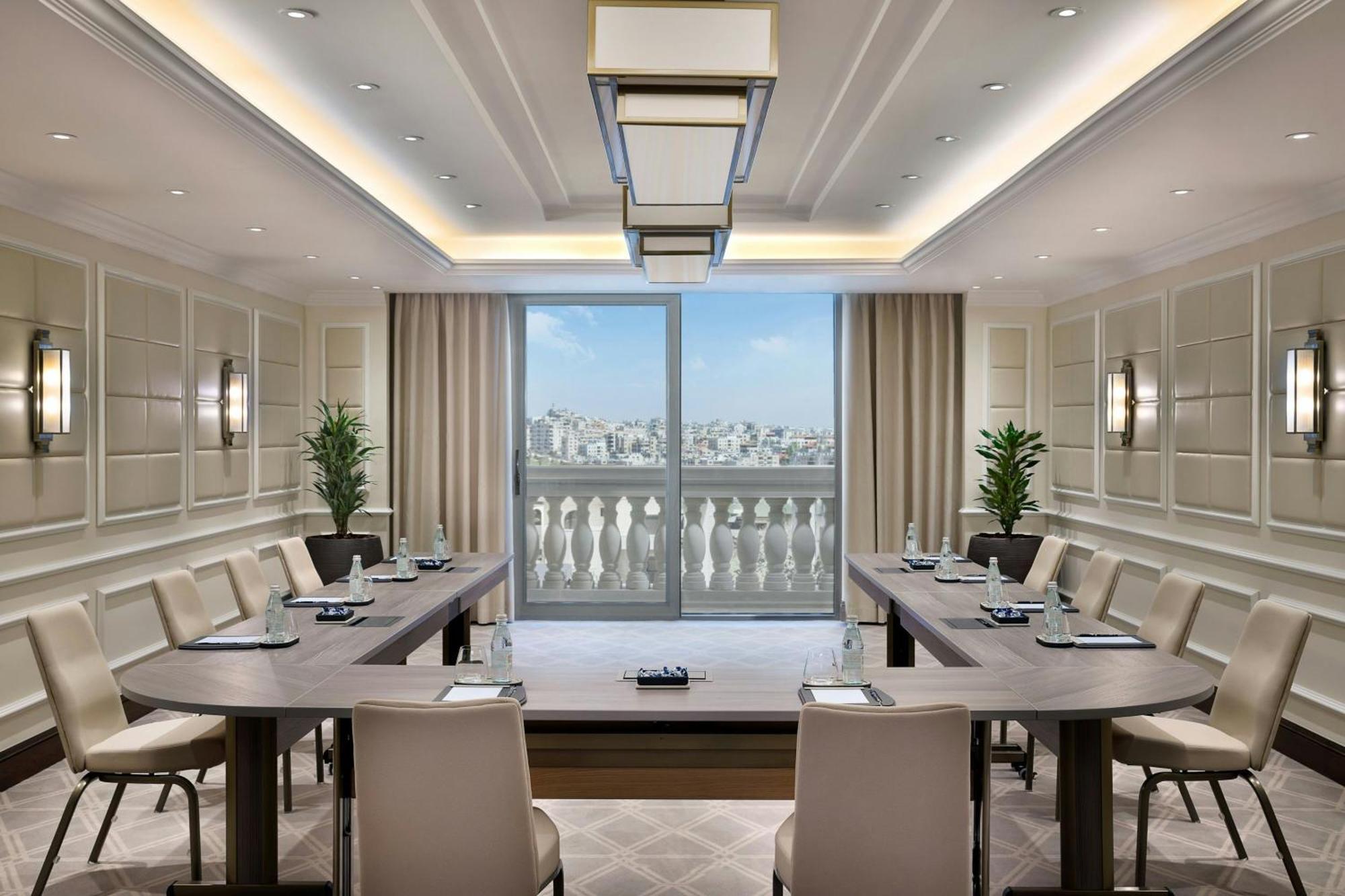 The Ritz-Carlton, Amman Hotel Buitenkant foto Meeting room