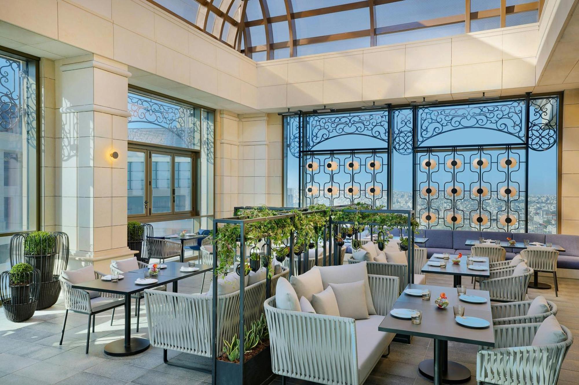 The Ritz-Carlton, Amman Hotel Buitenkant foto The Terrace