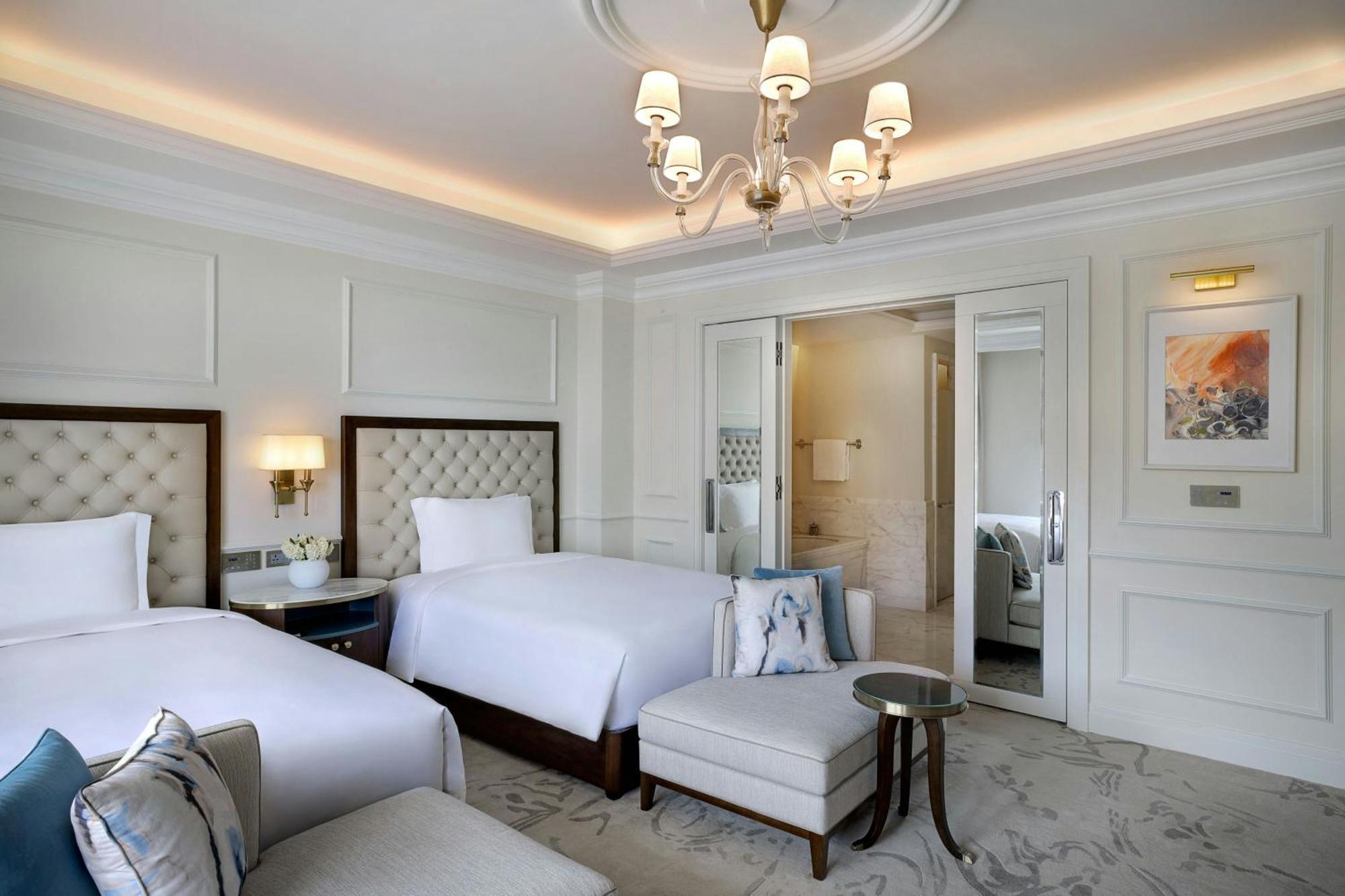 The Ritz-Carlton, Amman Hotel Buitenkant foto Deluxe Room