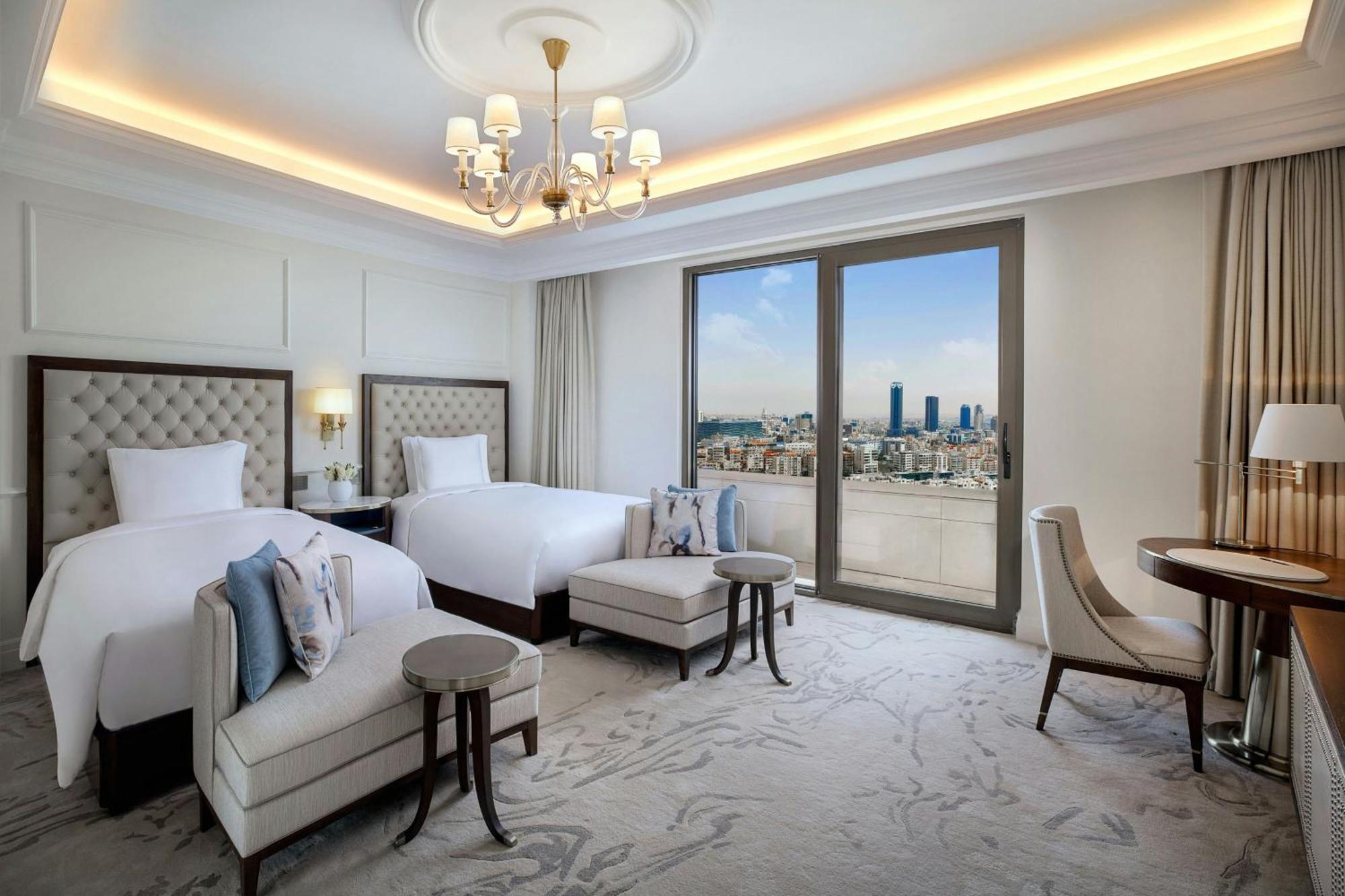 The Ritz-Carlton, Amman Hotel Buitenkant foto Deluxe Suite