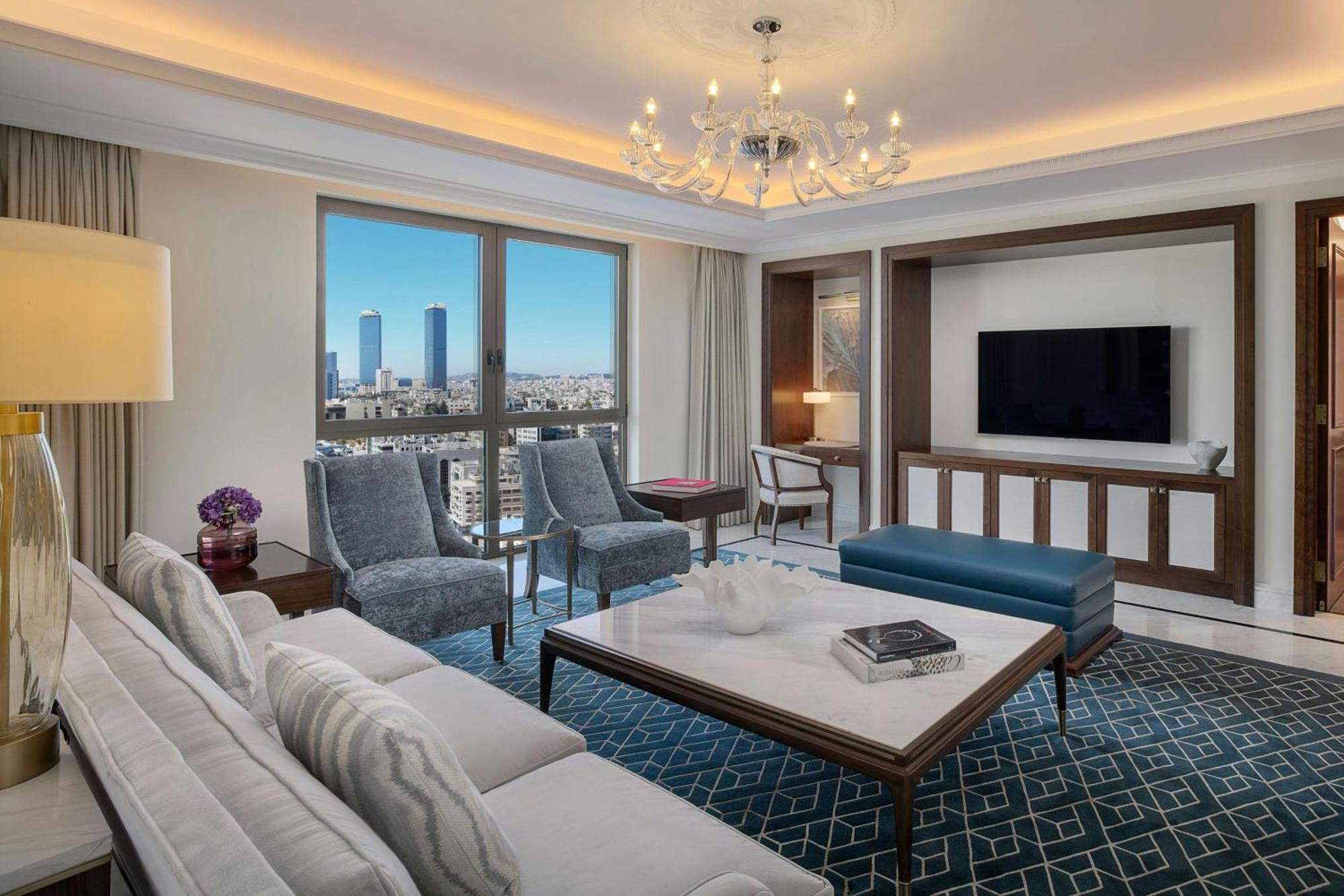 The Ritz-Carlton, Amman Hotel Buitenkant foto A suite at the hotel