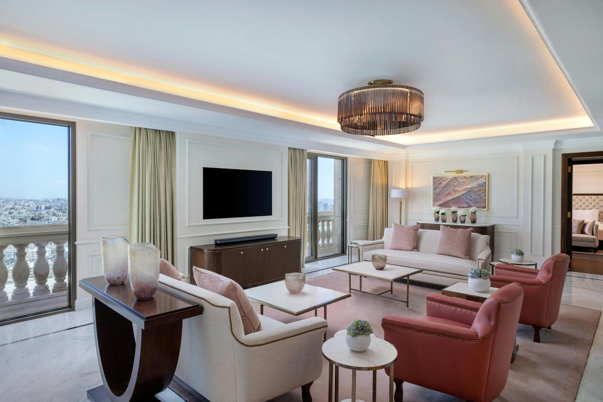 The Ritz-Carlton, Amman Hotel Buitenkant foto A suite at the hotel