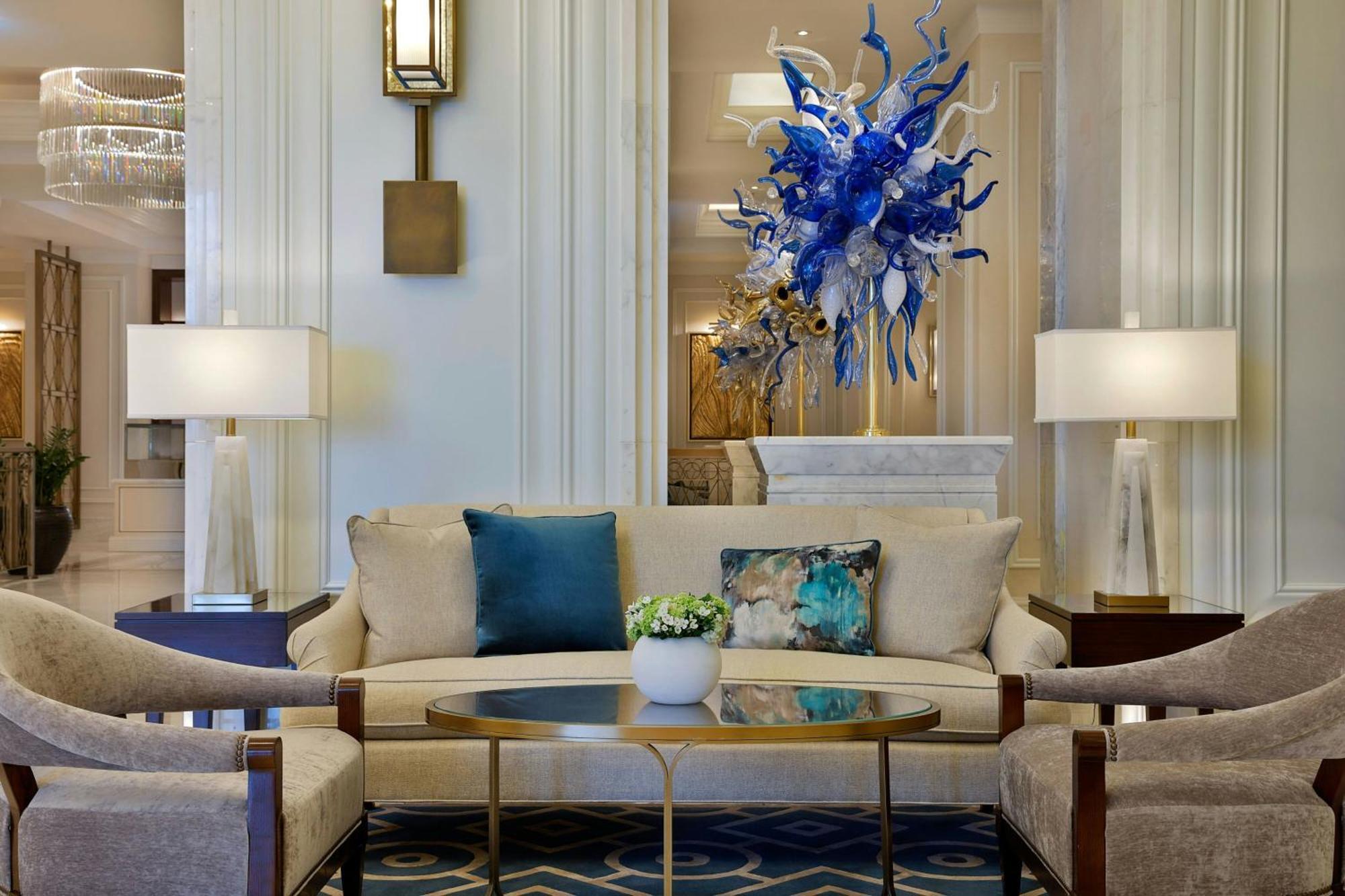 The Ritz-Carlton, Amman Hotel Buitenkant foto The lobby of the Four Seasons Hotel